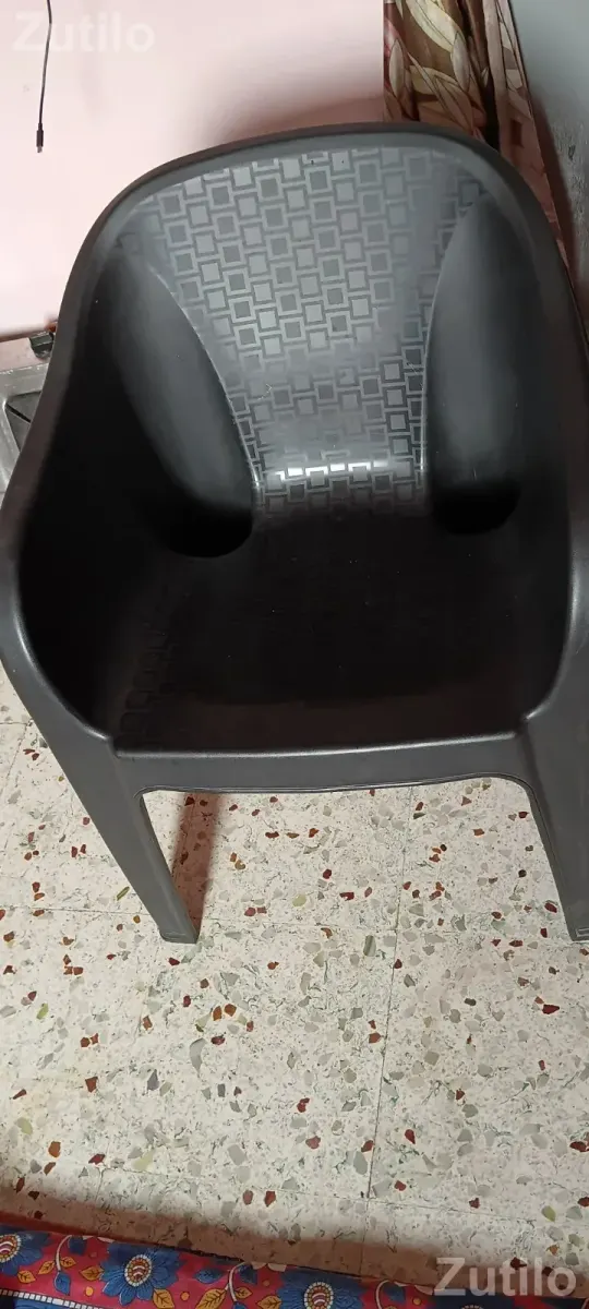 2 chair hai Kale color ke baithane ke liye - Chairs, Stools & Seating - Rajkot City - Image 2