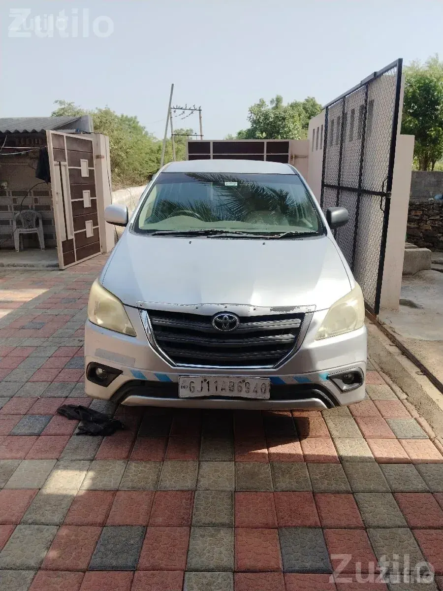 Toyota Innova 2.5 G 2014 for Sale - કાર - સુત્રાપાડા - Image 2
