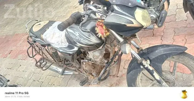 2012 Bajaj Discover Motorcycle with RC Book - બાઇક્સ - લાલપુર - Image 4