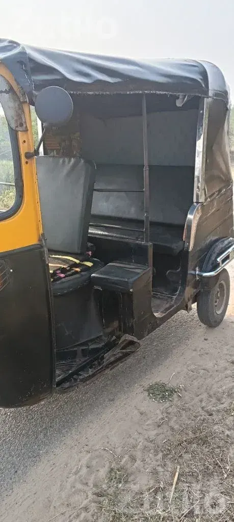 Bajaj Auto Rickshaw 2012 Model - ઓટો રિક્ષા - પાટણ શહેર - Image 2