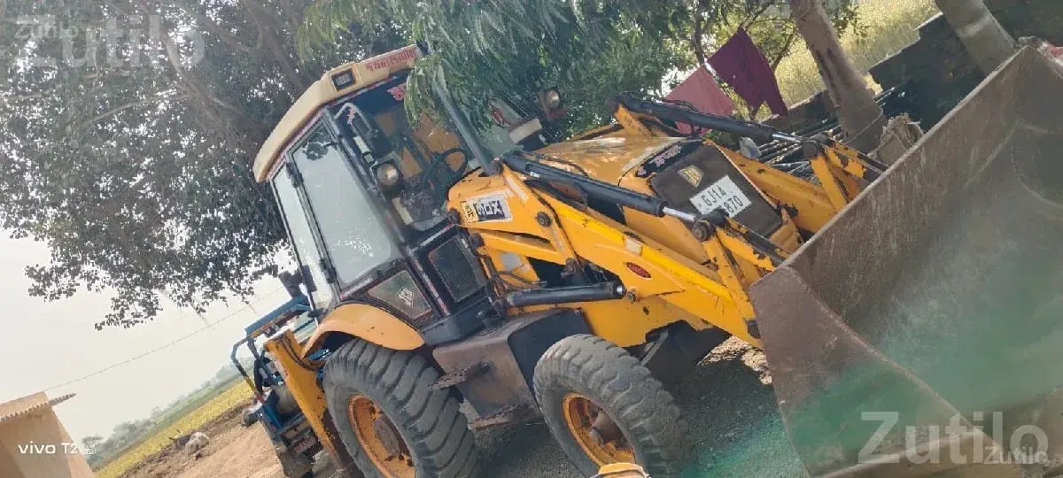 JCB Backhoe Loader 2009 for Sale - Construction Vehicles - Khambhalia - Image 2