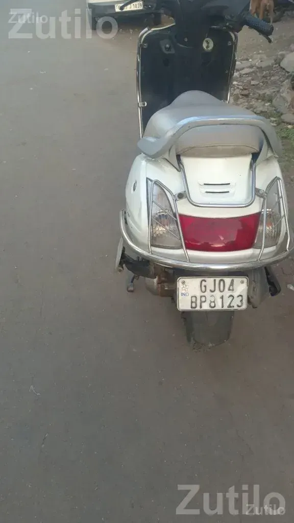 2013 Honda Activa Scooter with New Tyres - બાઇક્સ - ભાવનગર શહેર - Image 4