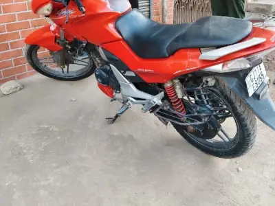 Hero CBZ Xtreme 2011 Red Bike for Sale Hero CBZ Xtreme 2011 Red Bike for Sale