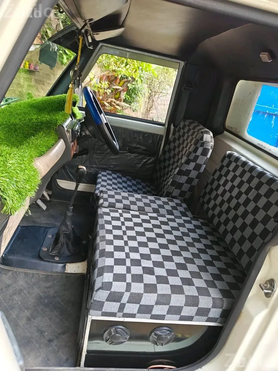 Mahindra Jeep White Manual SUV - Cars - Bhuj - Image 3