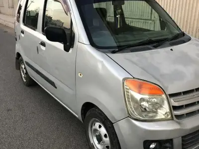 Maruti WagonR 2011 Silver, 31k km Only Maruti WagonR 2011 Silver, 31k km Only