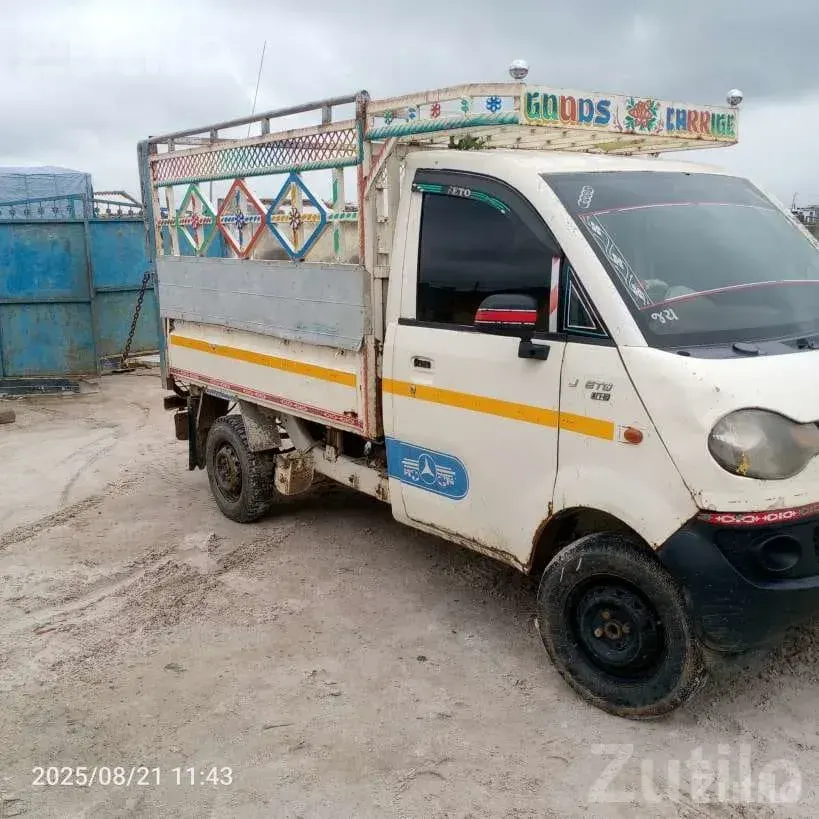 Mahindra Jeeto 2017 Mini Truck - ટ્રક અને લોરી - ભુજ - Image 2