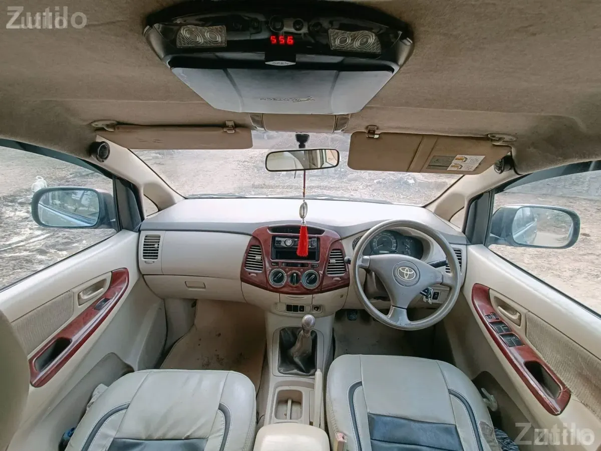 Toyota Innova 2005 Diesel 2nd Owner - Cars - Palanpur - Image 3