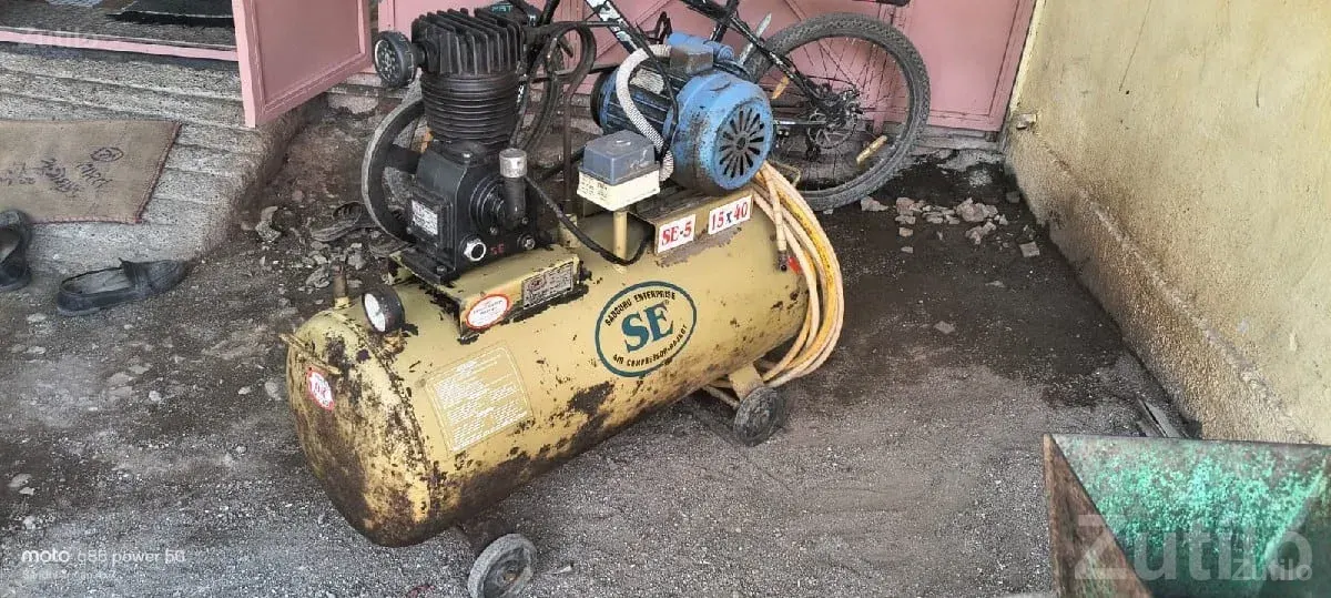 Air Compressor Machine in Good Condition - મશીનરી - જામજોધપુર - Image 2
