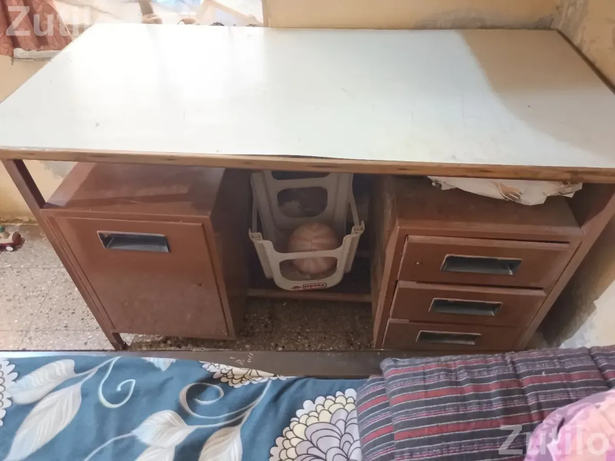 કોમ્પ્યુટર With હોમ ટિયેથર ટેબલ - Wardrobes, Cupboards & Storage - Ahmedabad City - Image 3