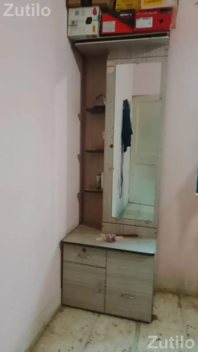 Bed with mattress, Dressing table and Wardrobe - પલંગ અને ગાદલા - અમદાવાદ શહેર - Image 2