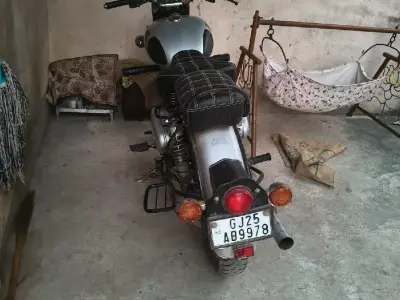 Royal Enfield Bullet 350 2019 Model Royal Enfield Bullet 350 2019 Model