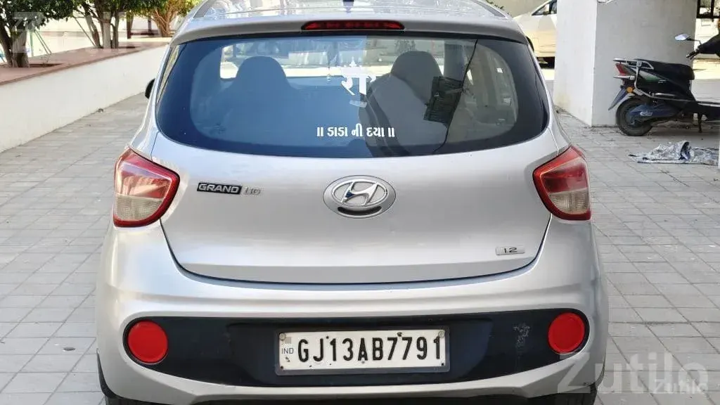 Hyundai Grand i10 Sportz 2017 Petrol CNG - Cars - Rajkot City - Image 4