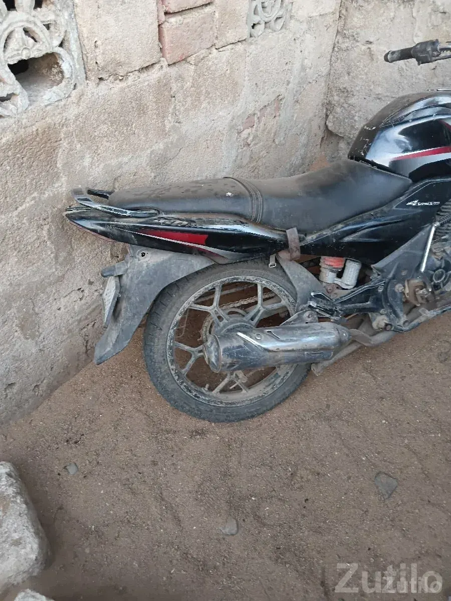 Used Black Commuter Motorcycle for Sale - બાઇક્સ - જામજોધપુર - Image 2
