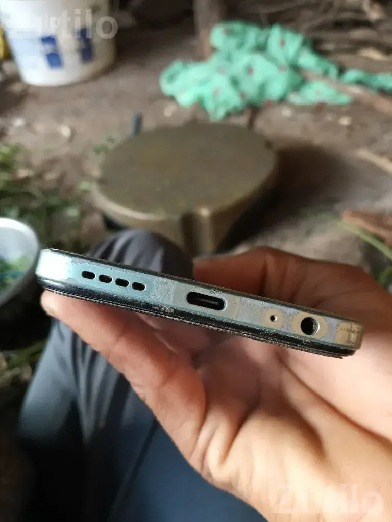 Vivo Y22 Mobile with Display Fitting Issue - મોબાઇલ ફોન - માંડલ - Image 2