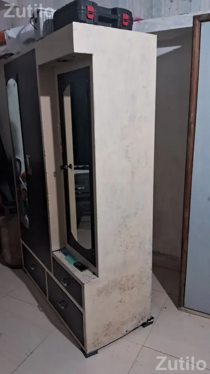 Cupboard 3 door - વોર્ડરોબ, કબાટ અને સ્ટોરેજ - સુરત શહેર - Image 2