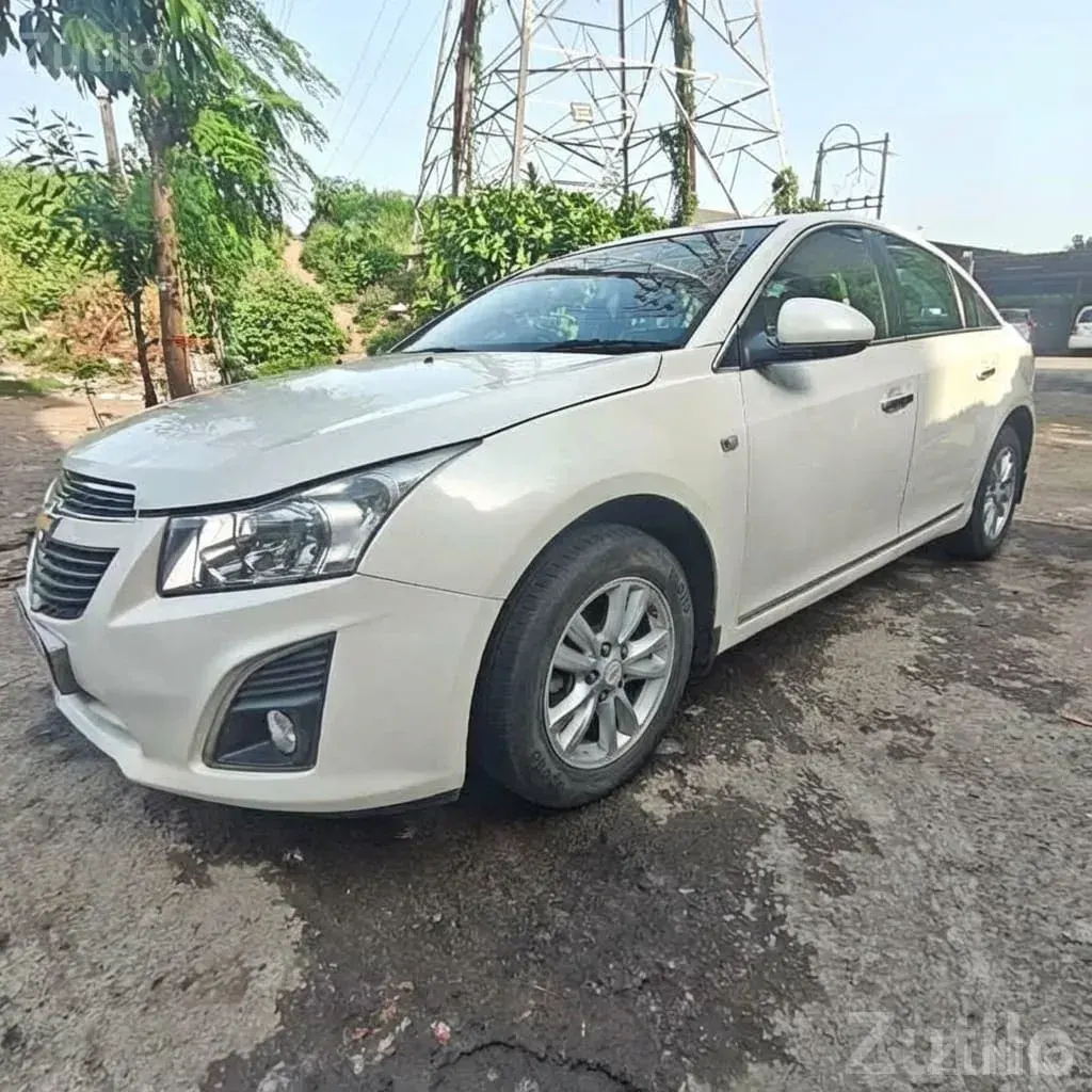 2014 Chevrolet Cruze LTZ Sedan White - Cars - Surat City - Image 2