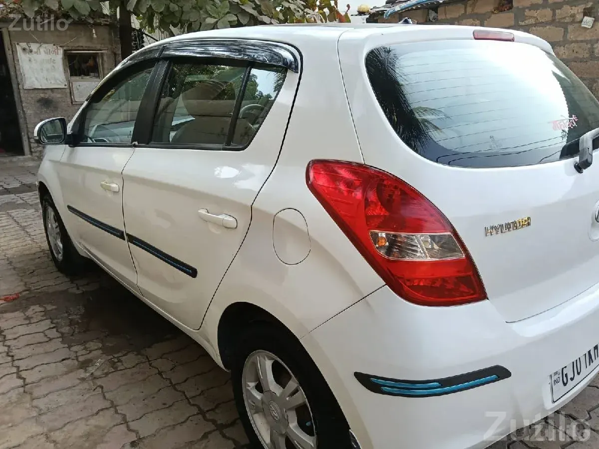 Hyundai i20 Asta CNG 2011 for Sale - Cars - Bagasara - Image 3