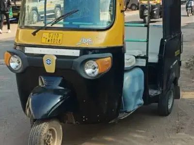 2016 Auto Rickshaw with All Documents 2016 Auto Rickshaw with All Documents