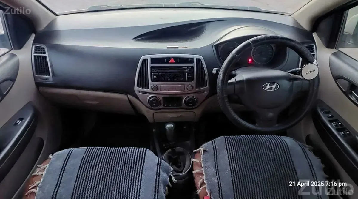 Hyundai i20 White Hatchback for Sale - કાર - જસદણ - Image 2