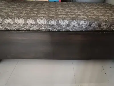 Single bed with mattress Single bed with mattress