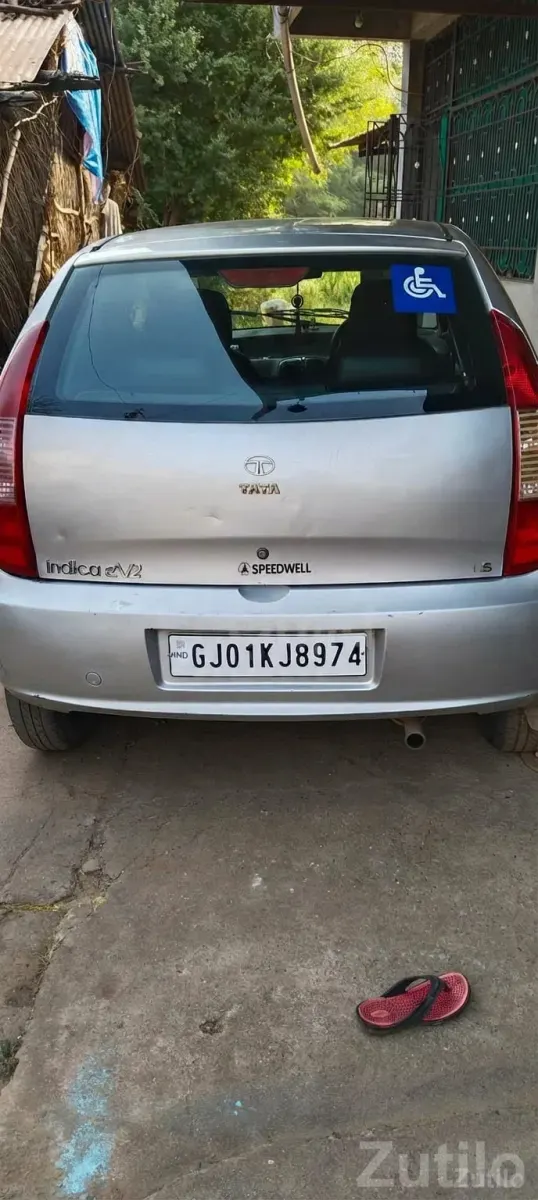 Tata Indica eV2 CR4 Silver Hatchback - Cars - Bodeli - Image 3