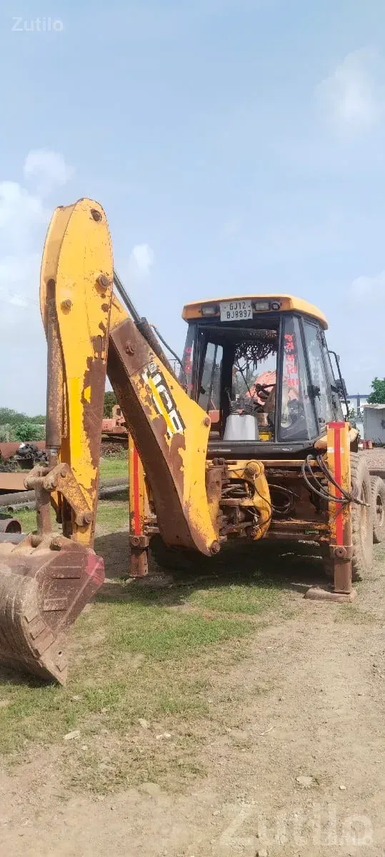 JCB 3DX Backhoe Loader 2011 Model - બાંધકામના વાહનો - કલાવડ - Image 3