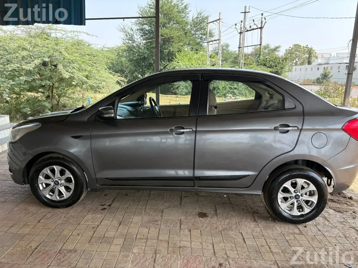 Car - Cars - Bardoli - Image 5