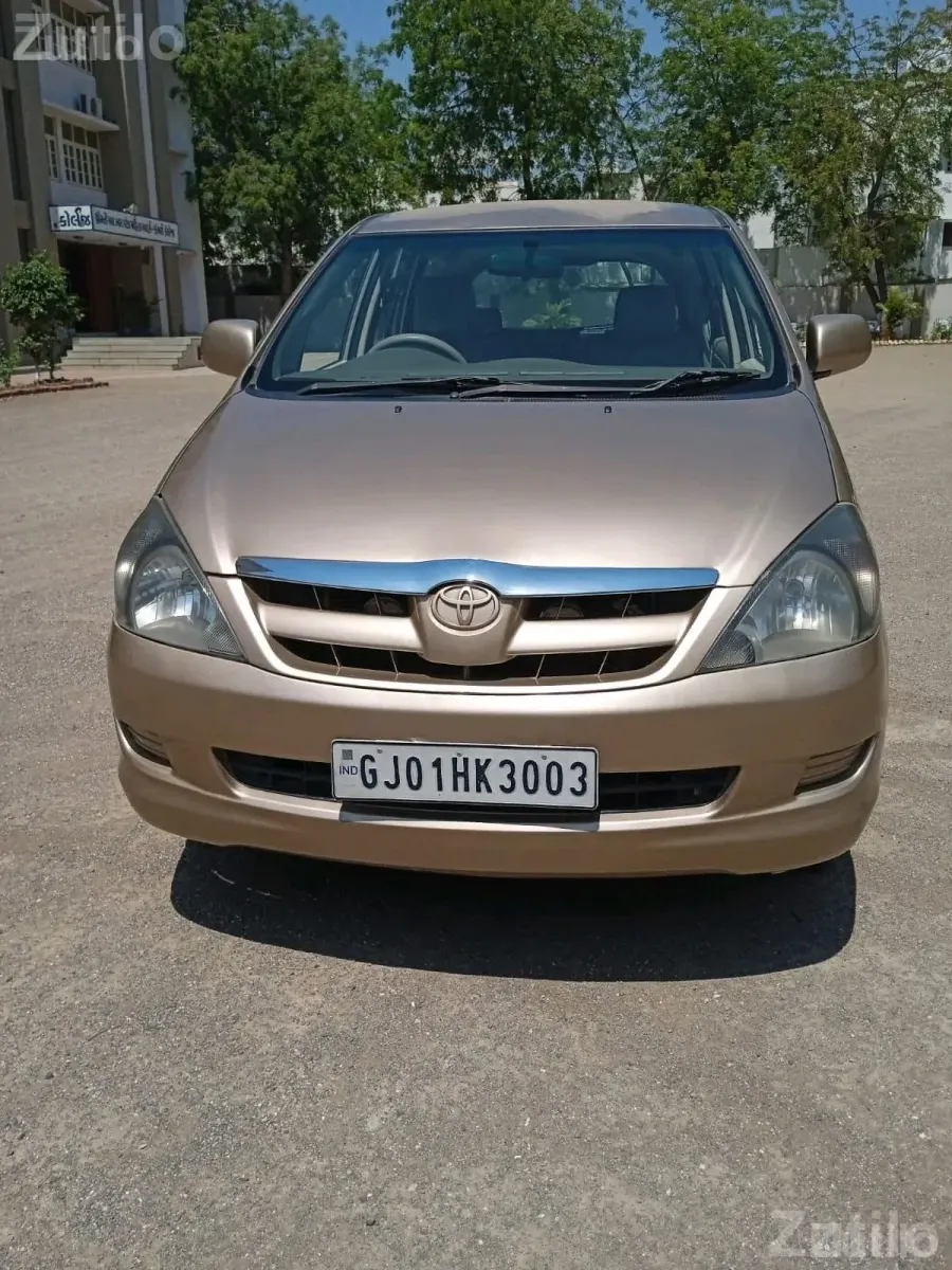 Toyota Innova 2.0 G Petrol 2005 - Cars - Rajkot City - Image 5