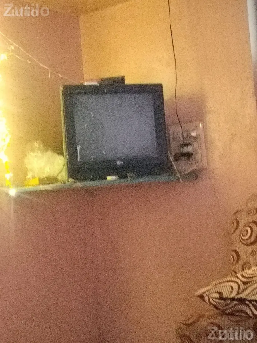 Old LG CRT TV in Working Condition - TVs - Modasa - Image 2