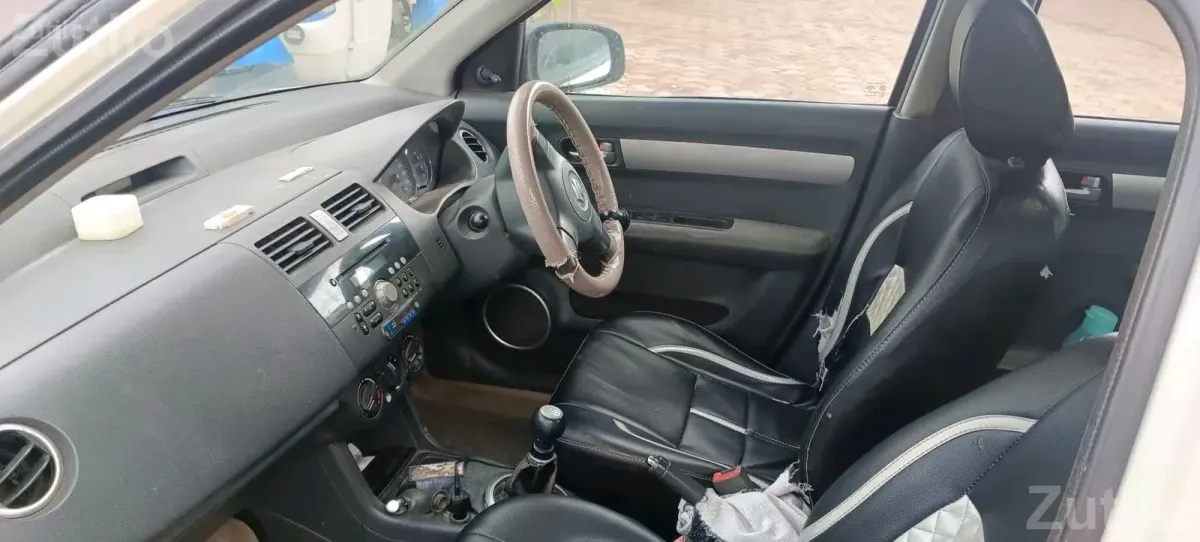Maruti Suzuki Swift Dzire 2010 White - Cars - Rajkot City - Image 3