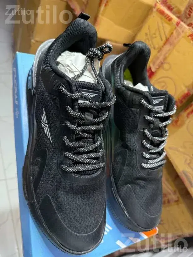 Red Tape Men's Black Sports Shoes - ફૂટવેર - સાણંદ - Image 2