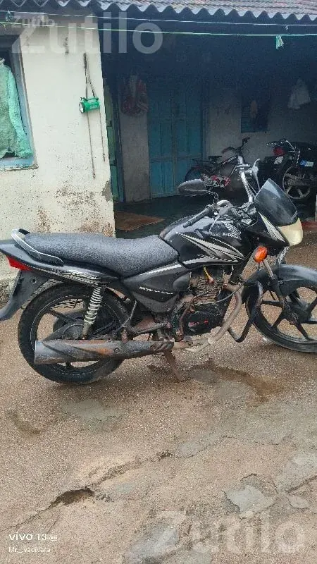 Black Suzuki Bike, 1 Owner - Bikes - Upleta - Image 2