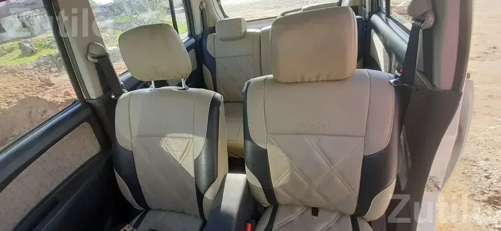 2017 Maruti Suzuki Wagon R Petrol - Cars - Kadi - Image 3