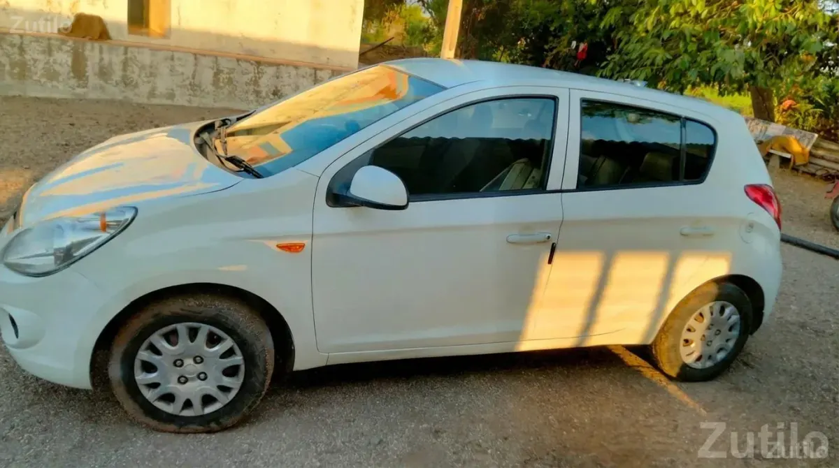 Hyundai i20 Magna Petrol CNG Hybrid White - કાર - જામજોધપુર - Image 4