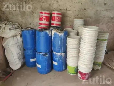 Used 20 Litre Empty Paint Buckets Set Used 20 Litre Empty Paint Buckets Set