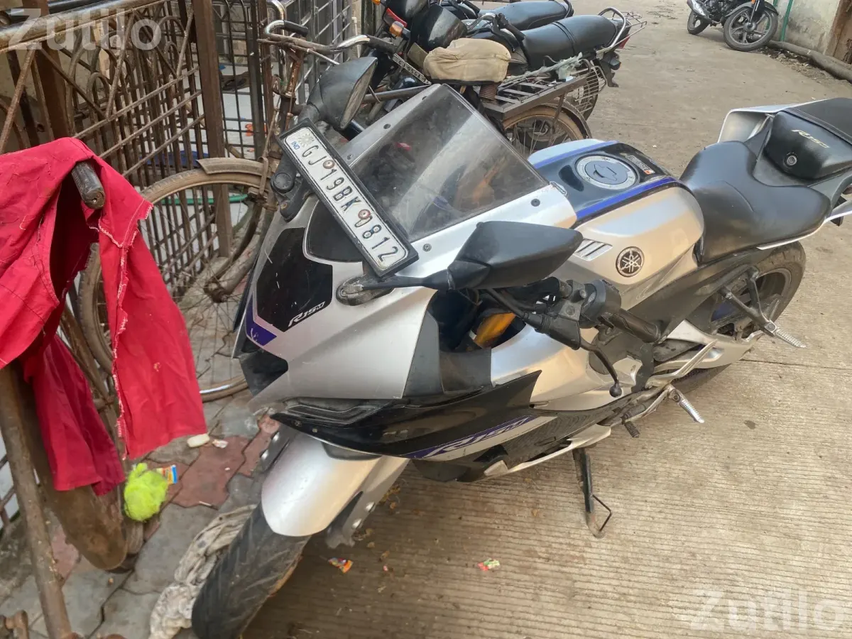R15 M - બાઇક્સ - સુરત શહેર - Image 4