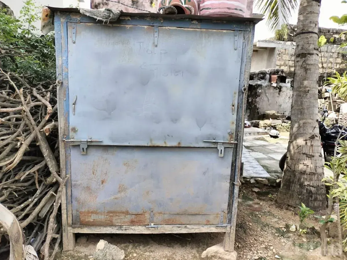 Used Metal Cabin for Sale - Miscellaneous - Chhaya - Image 2