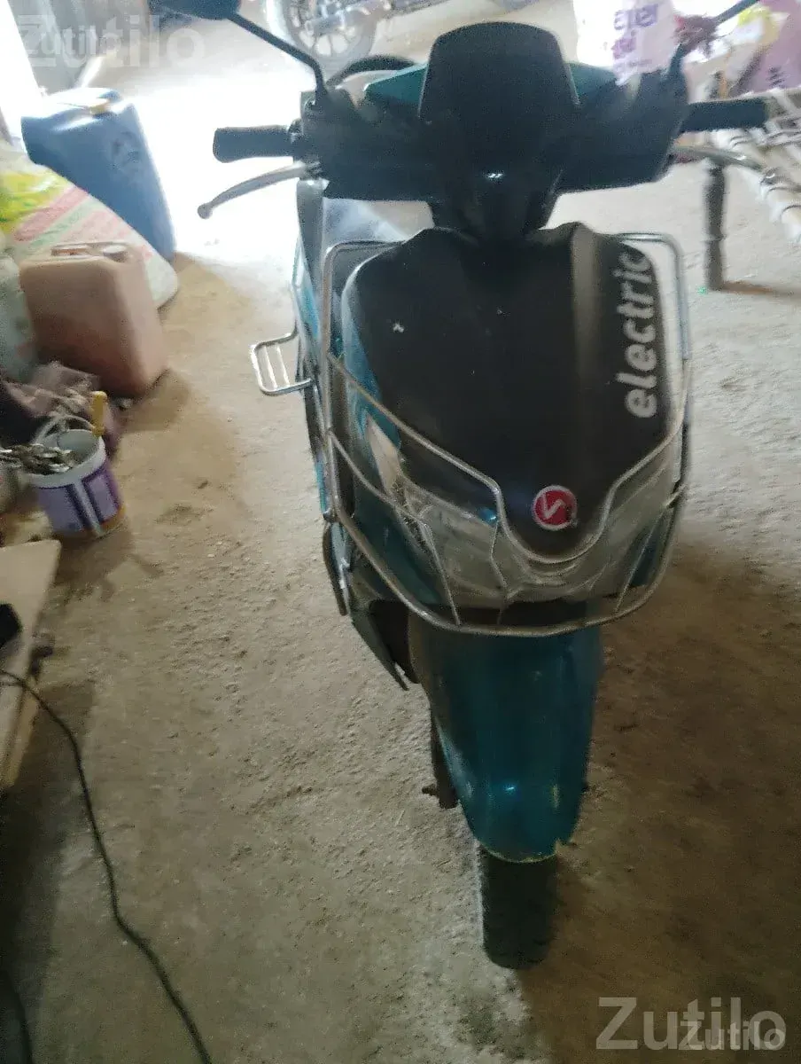 Used Zumi Electric Scooter - Bikes - Porbandar City - Image 2