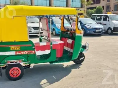2016 CNG Auto Rickshaw, 2 Owner