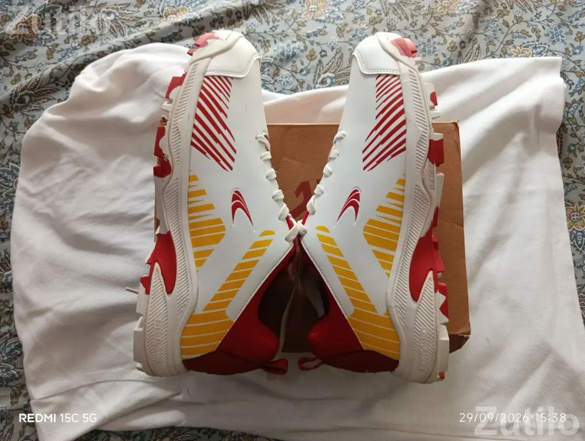 Performax cricket shoes uk-8 excellent condition - Sports Items - Sanand - Image 3