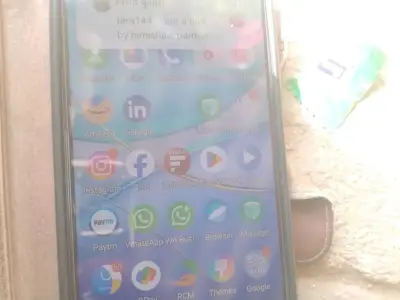 Android Smartphone with Cracked Screen