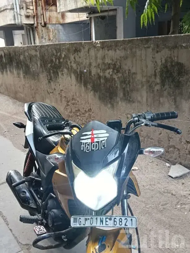 2011 Yellow Single Cylinder Motorcycle - Bikes - Ahmedabad City - Image 2