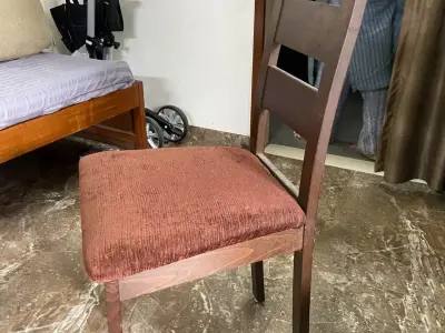 4 dining chairs