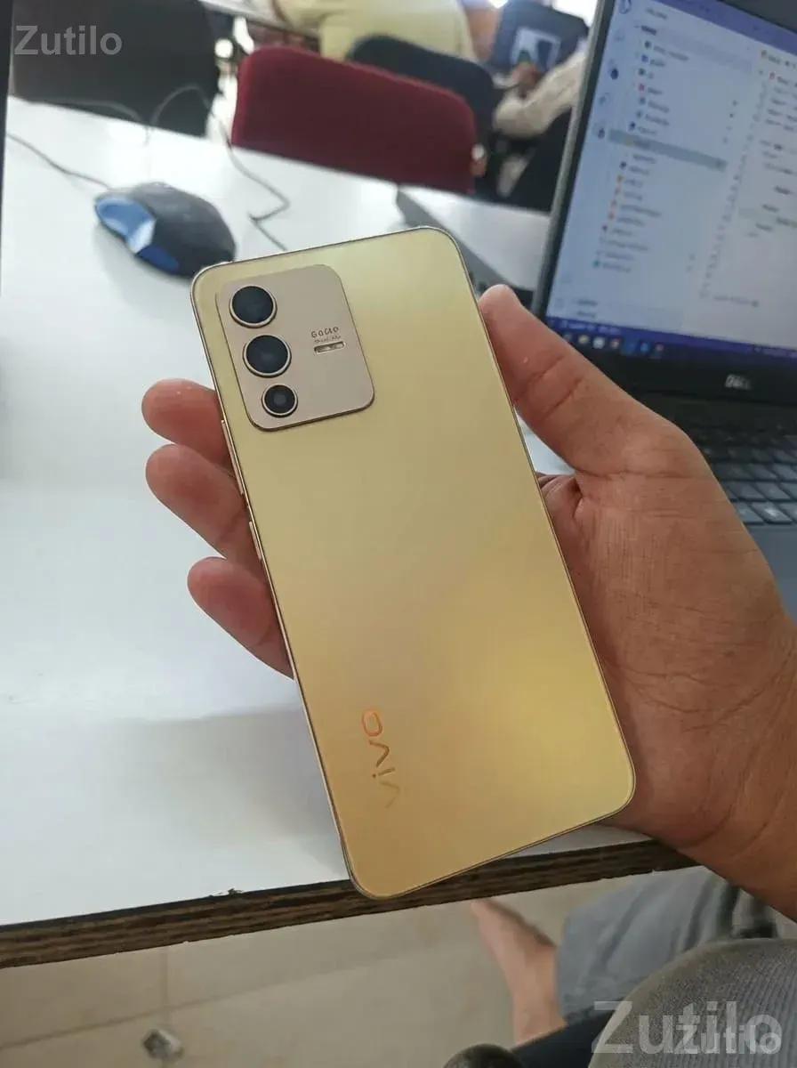 Vivo V23 5G Slim Gold Smartphone - મોબાઇલ ફોન - કલોલ - Image 4