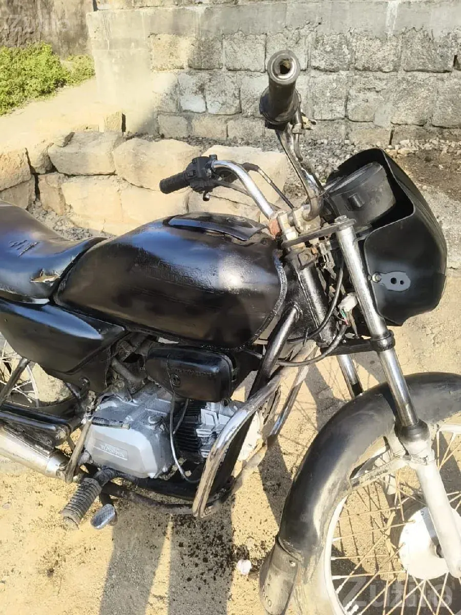 Used 2005 Honda Motorcycle for Sale - Bikes - Keshod - Image 2