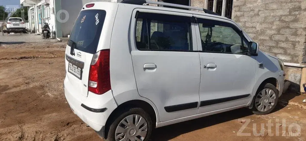 2017 Maruti Suzuki Wagon R Petrol - Cars - Kadi - Image 2