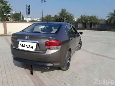 Honda City VMT i-VTEC Sedan – Grey