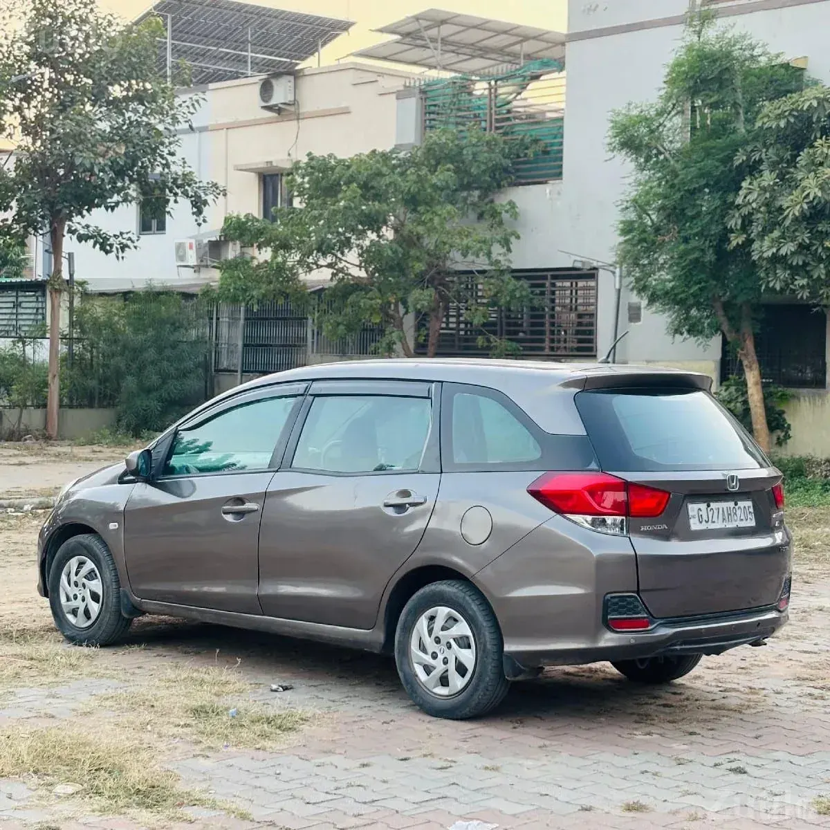 Hyundai Mobilio - કાર - સોમનાથ - Image 3