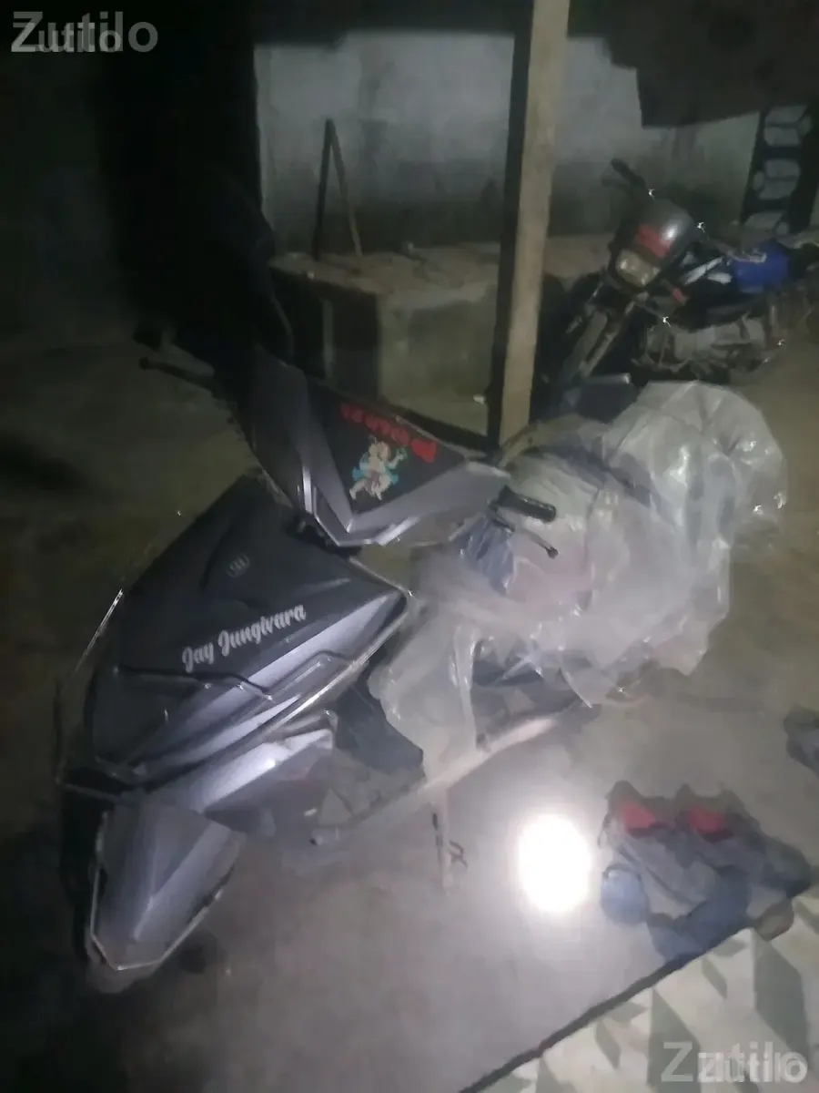 Battery Operated Electric Scooter for Sale - Bikes - Khambhalia - Image 1