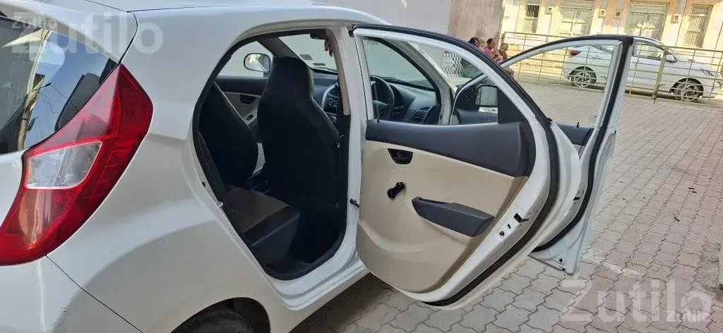 Hyundai Eon Era Plus 2015 Petrol - કાર - જામજોધપુર - Image 2